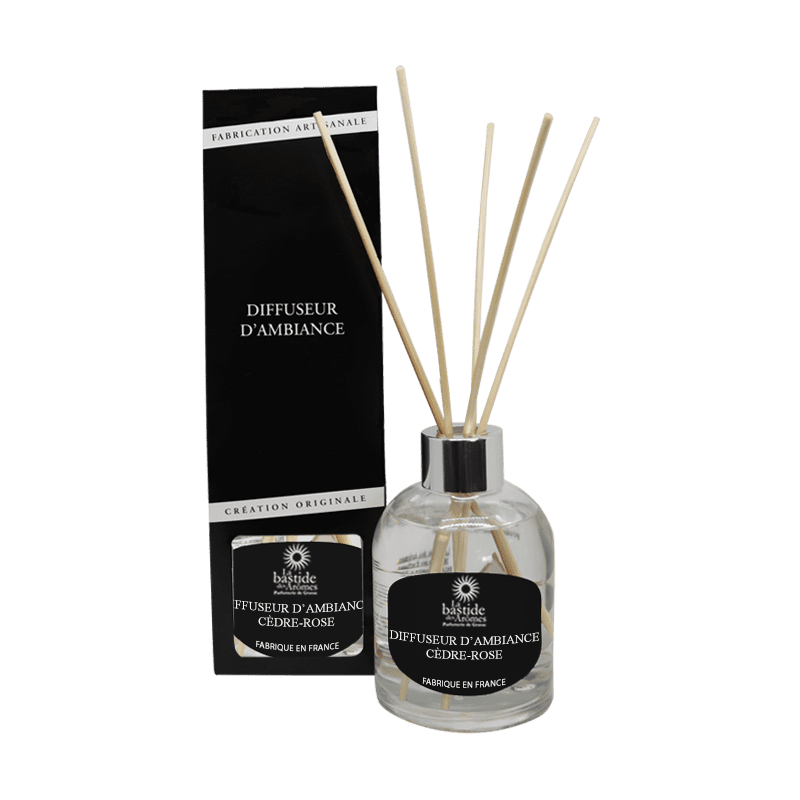 Diffuseur d'ambiance Cèdre - Rose 250 ml Diffuseur d'ambiance Cèdre - Rose 250 ml